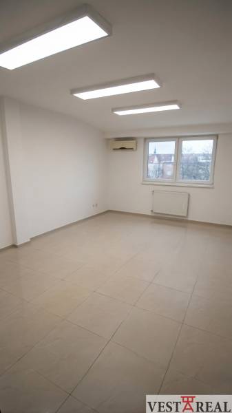 Prenájom kancelárskeho priestoru Trnava Hospodárska.jpg