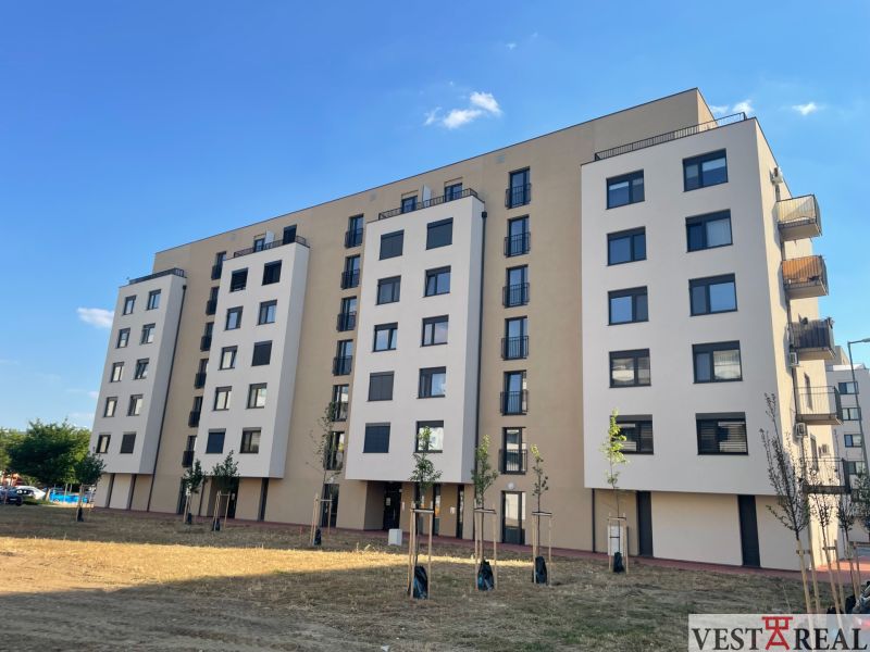 Na prenájom dvojizbový byt s balkónom Galanta