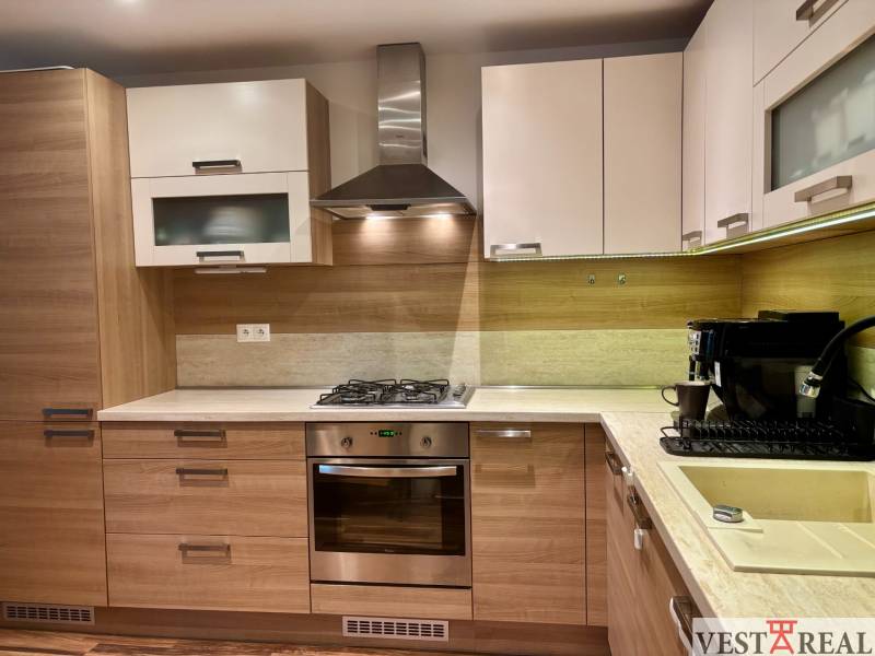 kuchynská linka.jpg