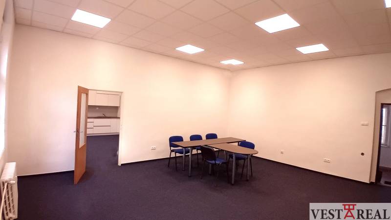 kancelársky priestor.jpg