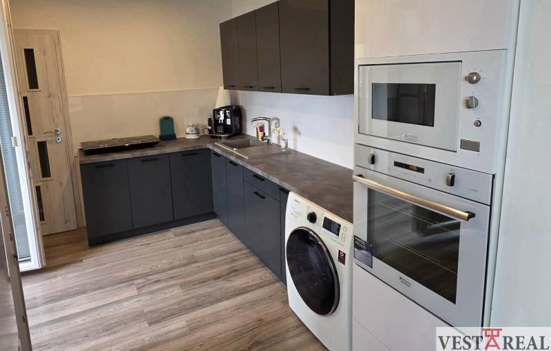 Na prenájom 3 izbový byt Šala 