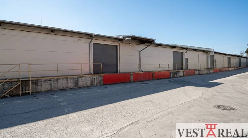 Na prenájom sklad 280 m2 Trnava Chovateľská.jpg