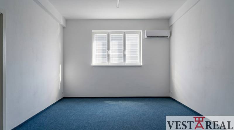 Prenájom klimatizovaný priestor 24 m2 Trnava Chovateľská .jpg