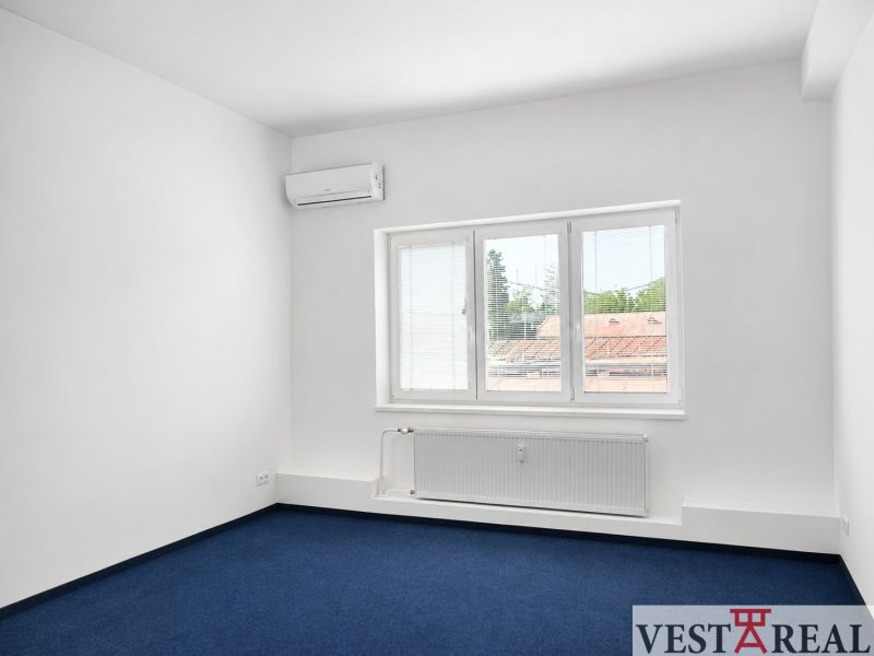 Na prenájom kancelaria Trnava Chovatelska.jpg