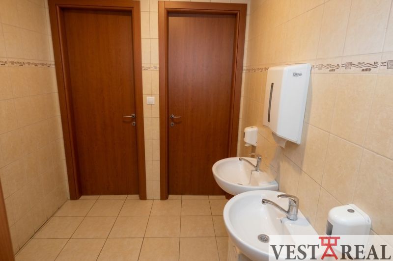 Na prenájom kancelársky priestor 42 m2 Trnava Hospodárska.jpg